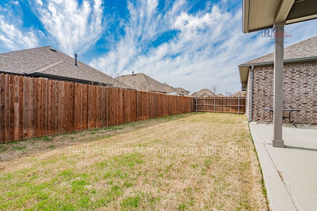 Building Photo - Spacious 4 bedroom 3 bath in Gateway Parks!