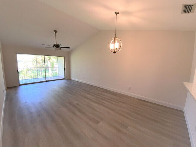 Building Photo - ** NEWCASTLE AT BERKSHIRE LAKES ** 2 BED / 2 BATH CONDO - GREAT LOCATION! - ANNUAL RENTAL