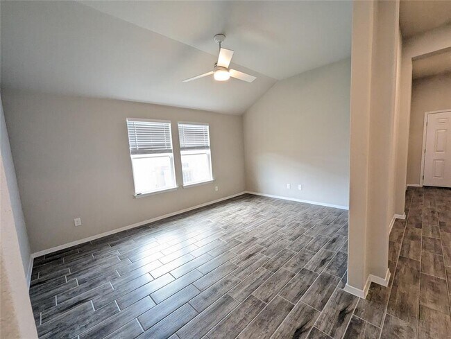 Building Photo - 212 Rollingwood Dr