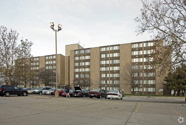 Elmwood Tower - 1325 Chene St Detroit MI 48207 | Apartment Finder