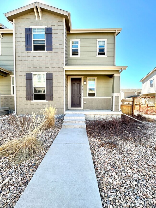 Building Photo - Better Than New! Stunning 4-year old Home with High-End Finishes