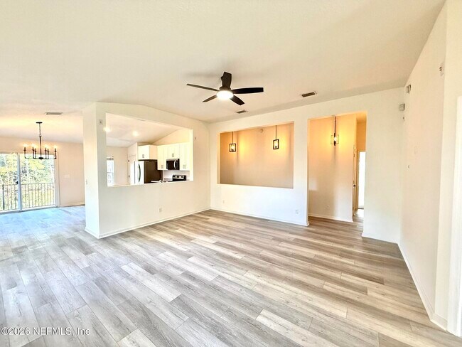 Building Photo - 897 Collinswood Dr