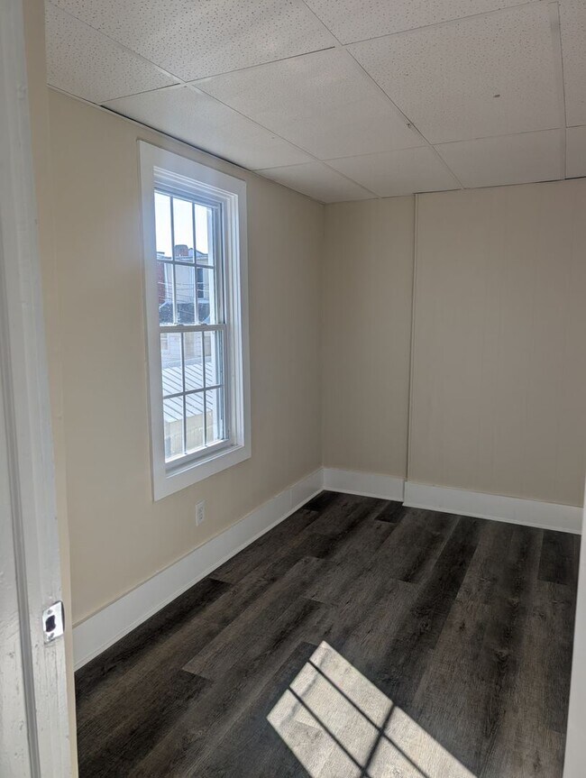 Building Photo - 2 Bedroom House for Rent