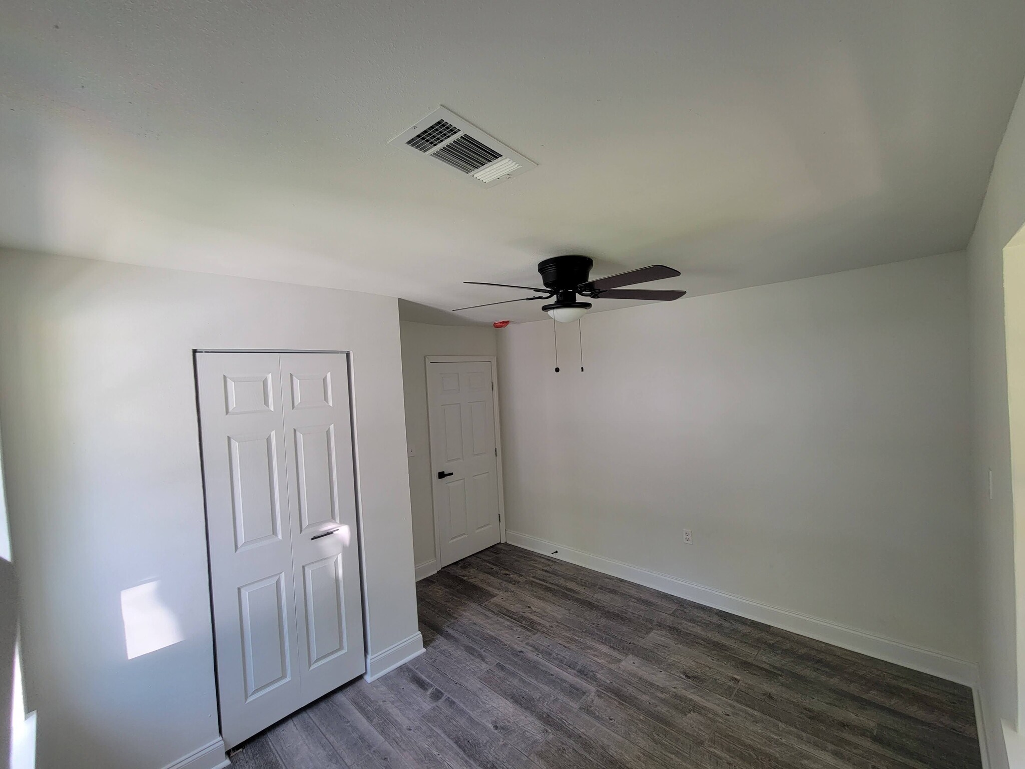 Front Bedroom - 71364 Saint Charles St