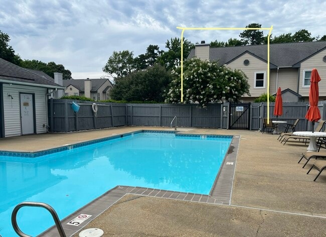 Building Photo - 818 Zircon Ct