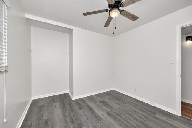 Building Photo - 4210 Toftoy Dr SW