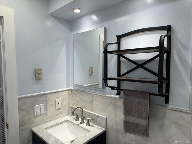 Building Photo - 608 Fox Run Ln
