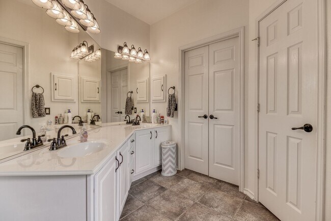 Building Photo - Beautiful Walker Ranch 2 Story Home. This location is fabulous, located off Bitters and Blanco