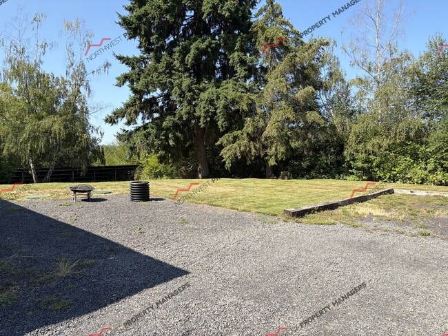 Building Photo - STATUS: *AVAILABLE* | R335 | $2295 + $100 flat rate for Electric and sewer