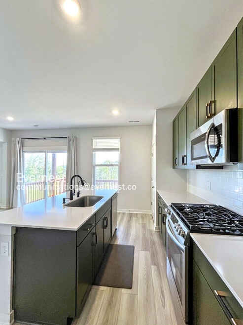 Building Photo - 506 Lyness Dr