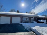 Building Photo - Spacious 3 Bedroom Ranch with finished basement available July!