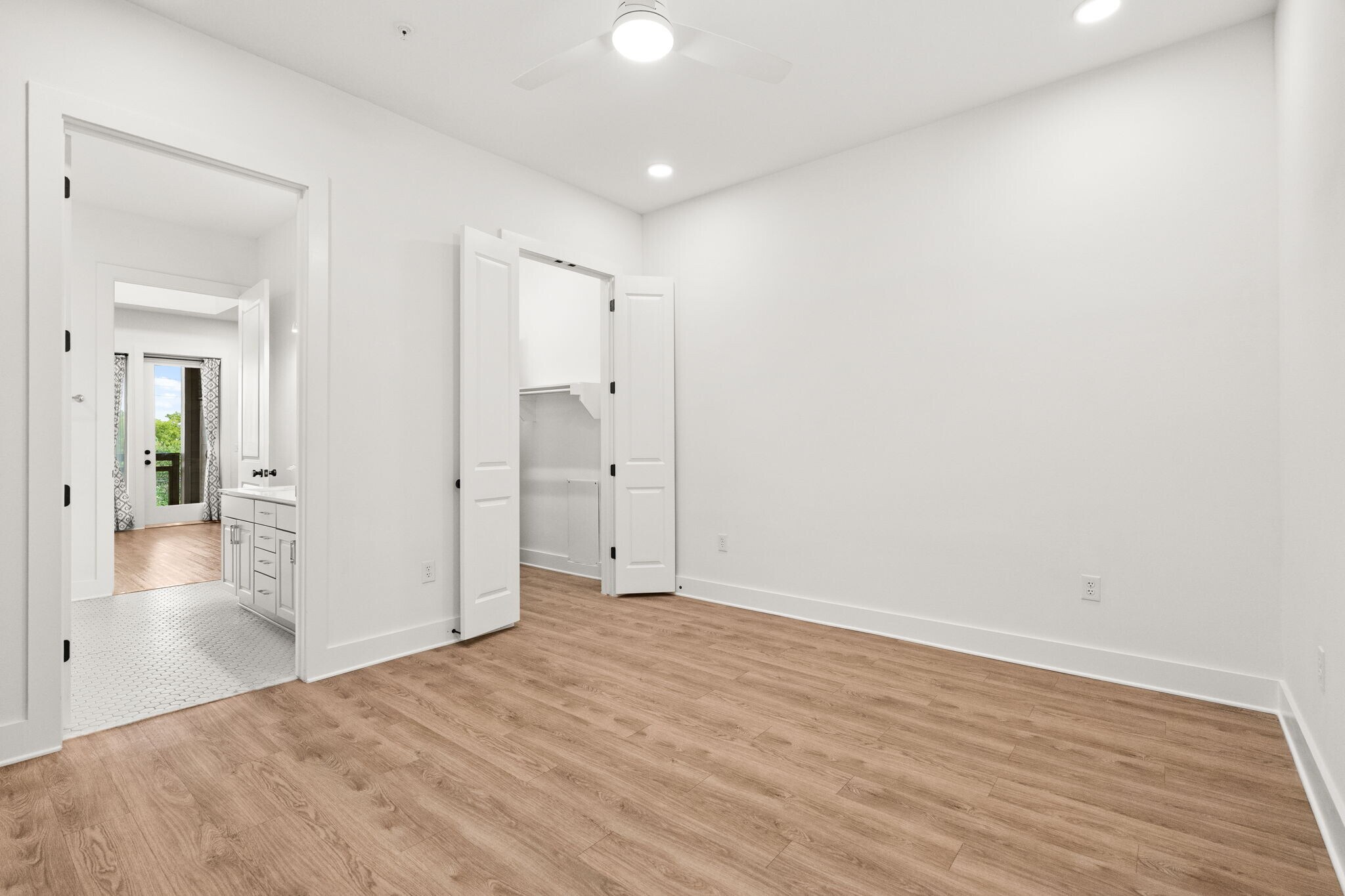 Building Photo - 4704 Sunset Trl