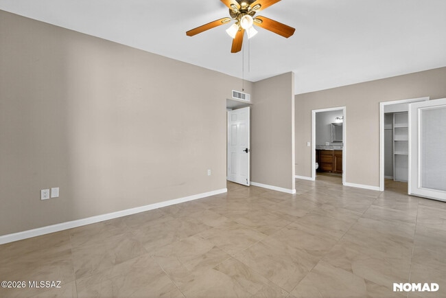 Building Photo - 768 W Calle Del Ensalmo