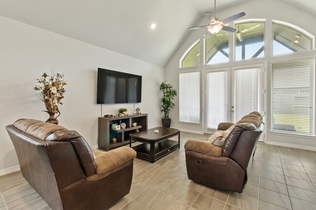 Building Photo - 8735 Morris Wds Dr