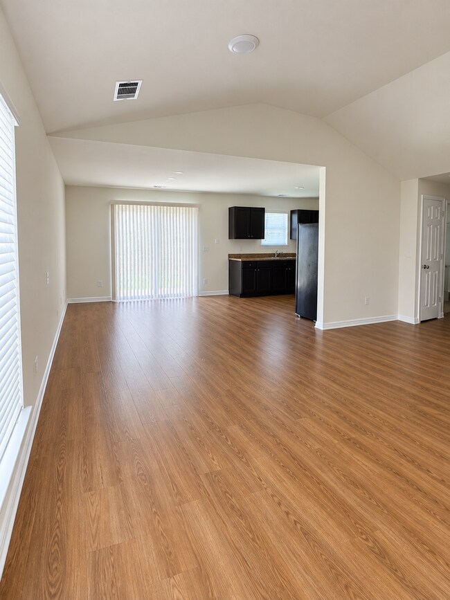 Building Photo - 21 Miller Park Cir