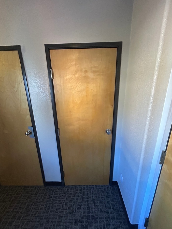 Building Photo - 1080 E 13th Ave