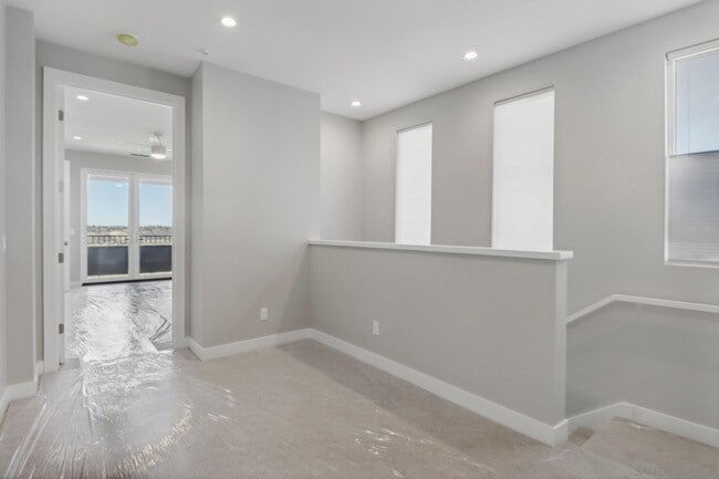 Building Photo - 2954 Copley Ave