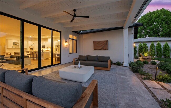 Building Photo - 3631 N 54th Ct