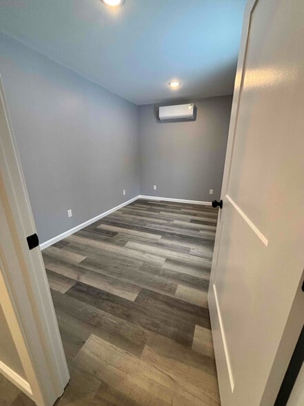 Building Photo - 3685 E Brutus St