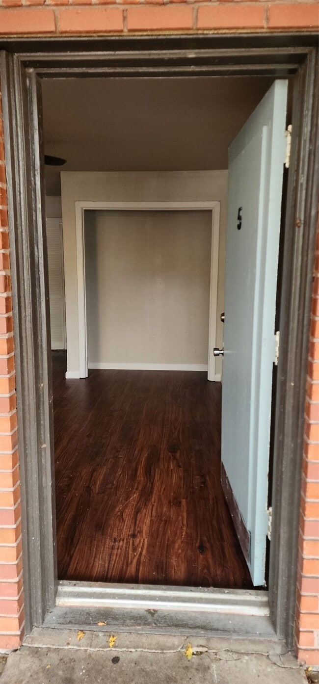 Building Photo - 2501 Yoakum Blvd