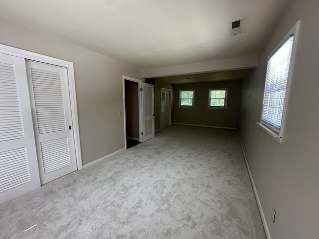 Building Photo - Secluded 3BR/2BA Home in Heflin – Lawncare...