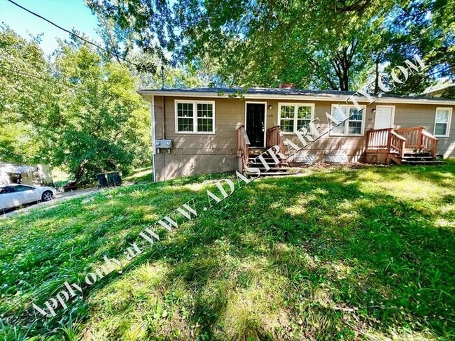 Building Photo - Cozy 2 Bed 1 Bath Duplex in Independence-Available in MARCH!!