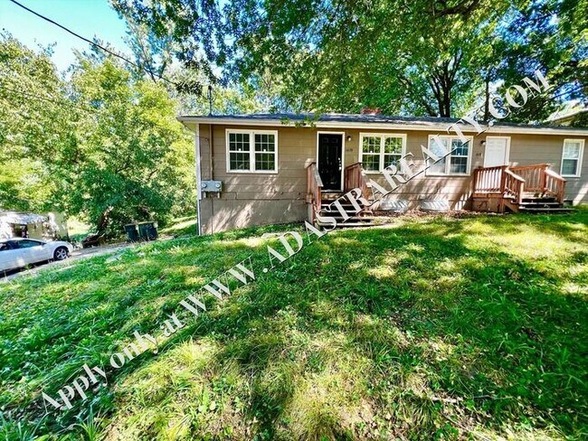 Building Photo - Cozy 2 Bed 1 Bath Duplex in Independence-Available NOW!!