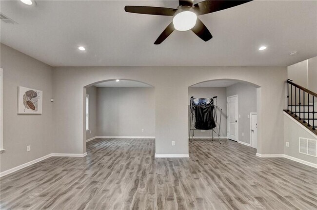 Building Photo - 11653 Parkside Ave