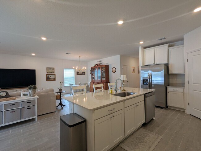 Building Photo - Beautiful newer-construction 4-bedroom, 3-bath home located in Trailhead Landing