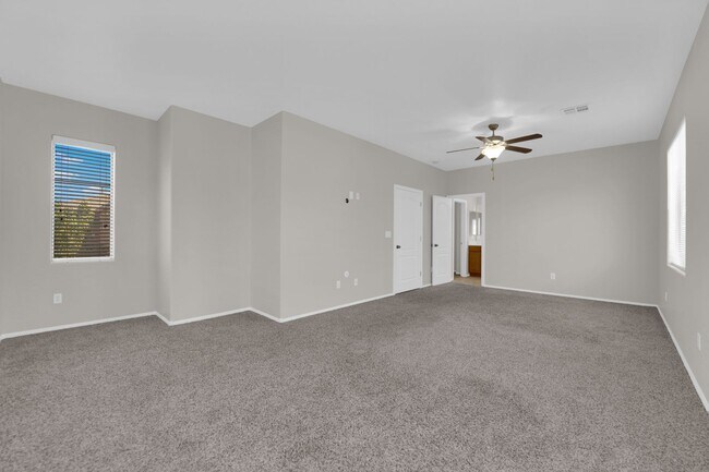 Building Photo - 3 bedroom home in gated community