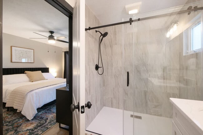 Building Photo - 303 E Washington St