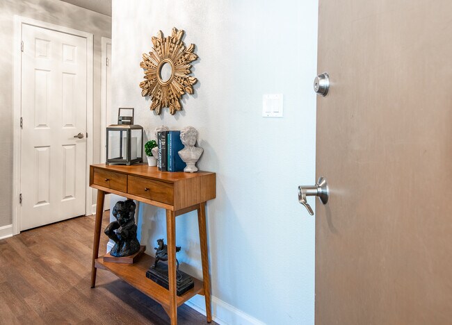 Building Photo - 4727 Jarboe St