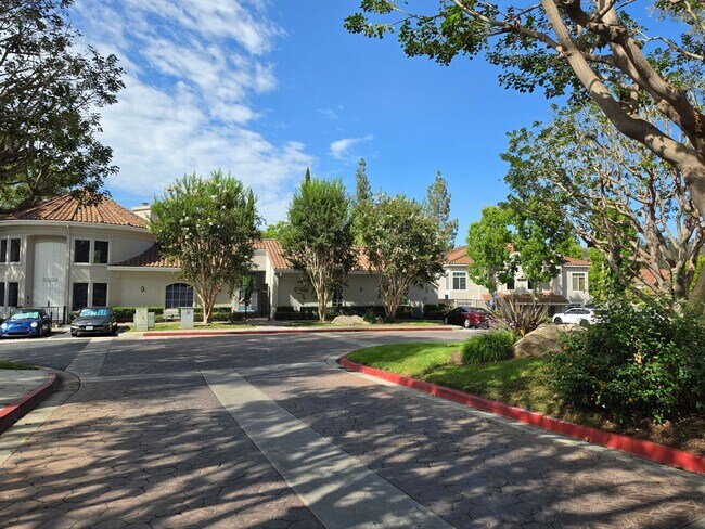 Building Photo - 227 Cinnamon Teal