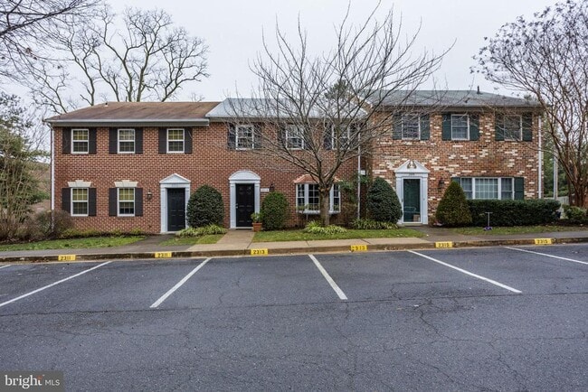 Building Photo - 2313 McGregor Ct