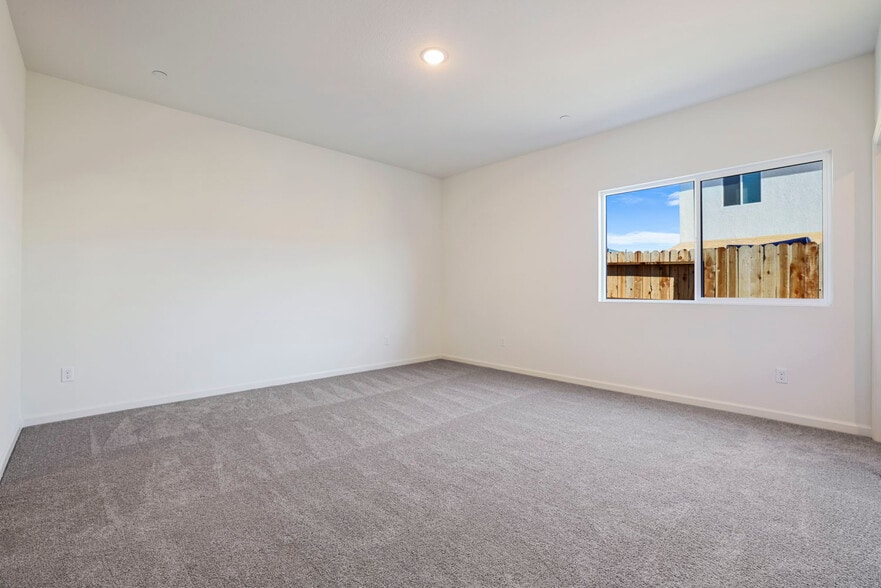 Master Bedroom - 522 Bedfordshire Dr