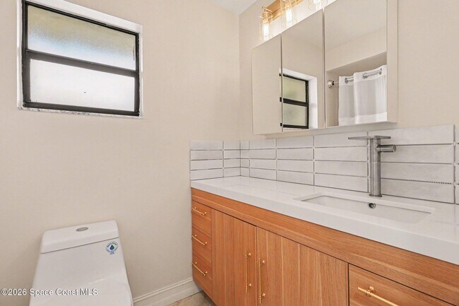 Building Photo - 3695 Brentwood Ct