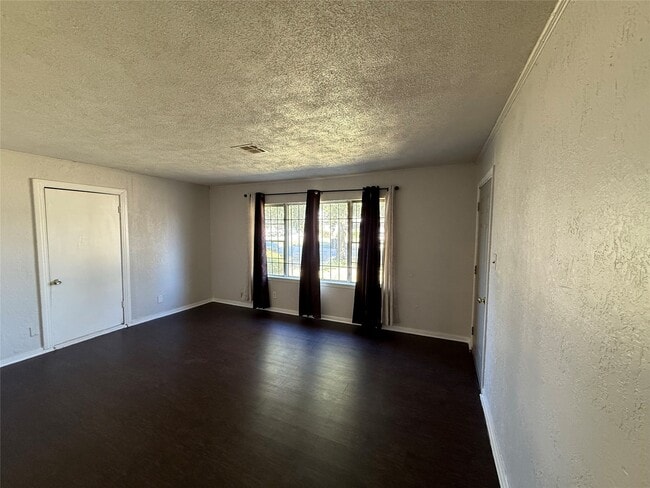 Building Photo - 5614 Ricky St