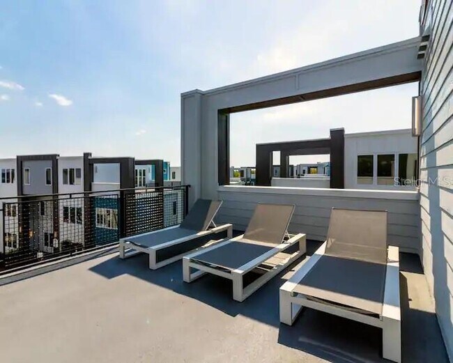 Building Photo - 7740 Sandy Ridge Dr