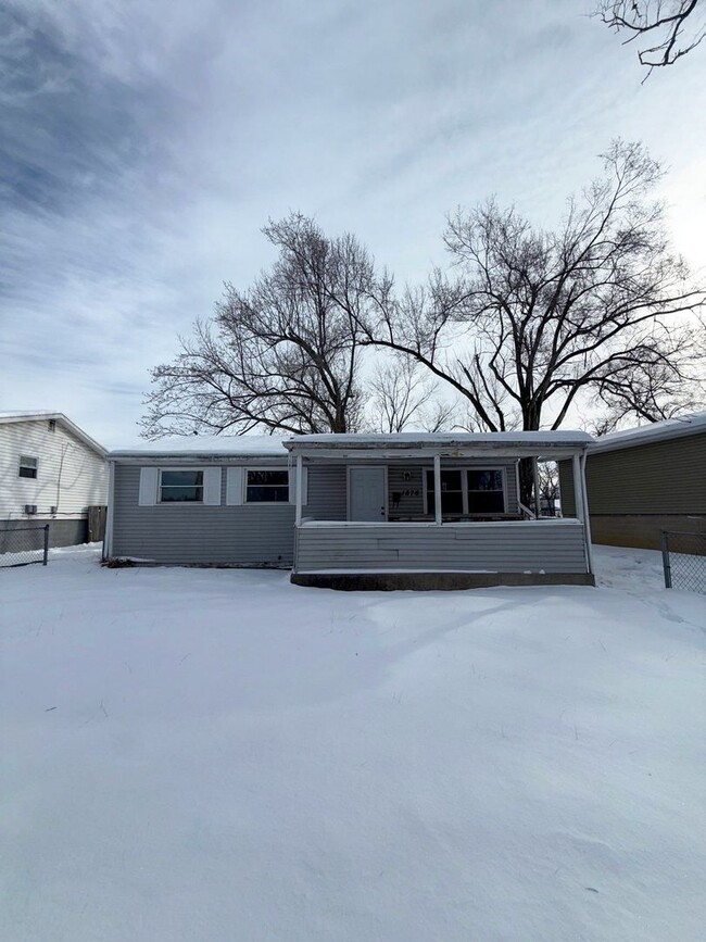 Building Photo - Newly Renovated 3BR Home on a Quiet Cul-de-Sac | Spacious Yard & Basement