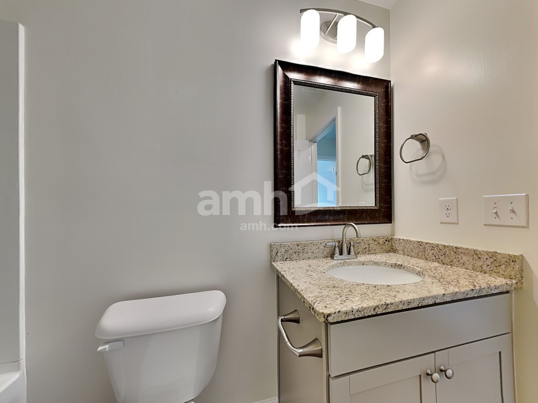 Building Photo - 4 Buxton Ave