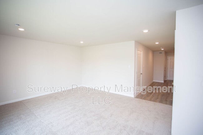 Building Photo - 234 Macoun Way