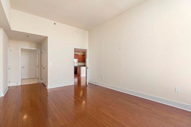 Building Photo - 1125 Maxwell Ln