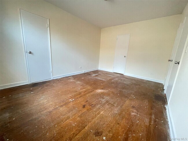 Building Photo - 141 E Hartsdale Ave