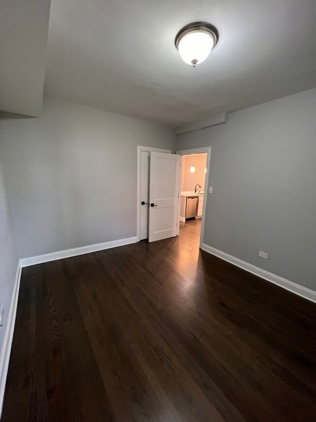Building Photo - 220 S Hamilton Ave