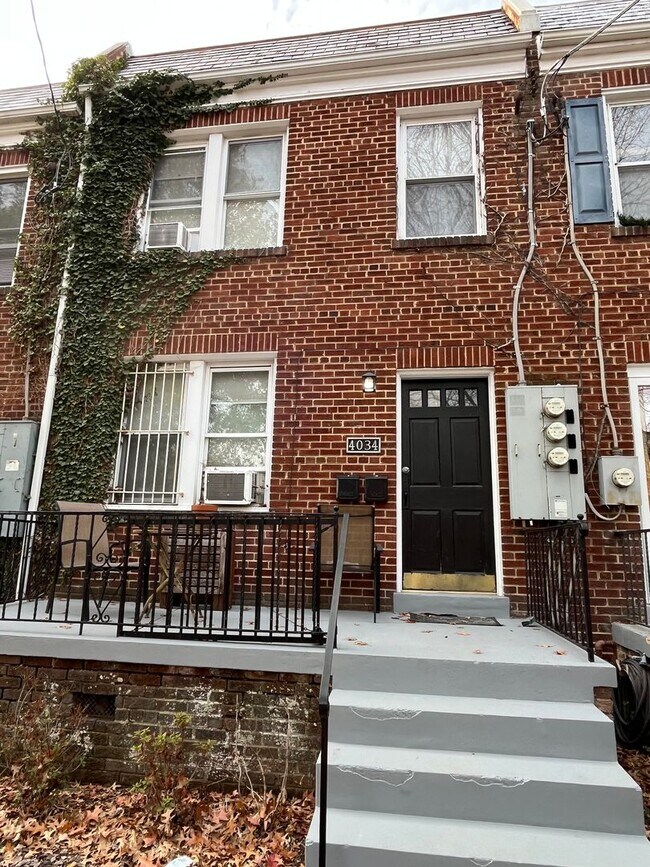 Building Photo - 4034 7th St NE