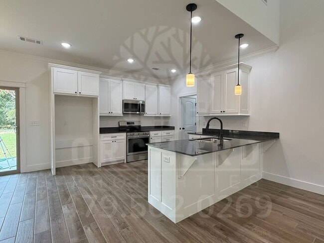 Building Photo - Bella Vista Single-Family Home- 3 Bed/ 2 B...