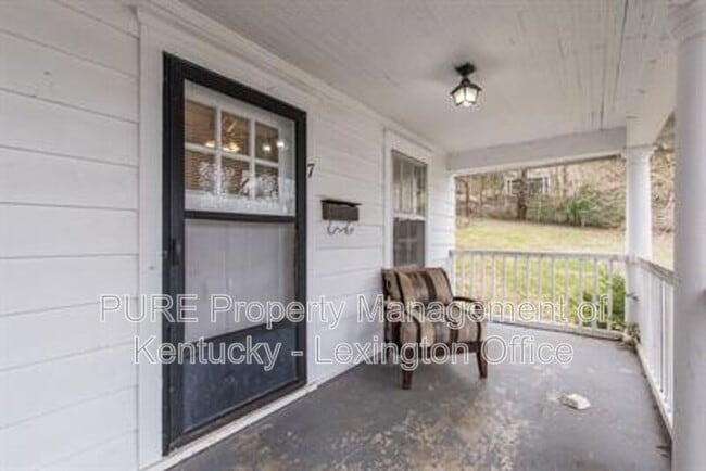 Primary Photo - 5 Dogwood Ln