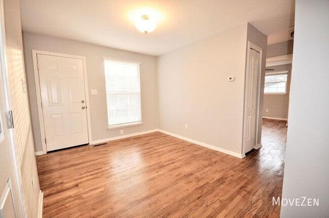 Building Photo - 708 Hadley Rd