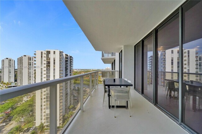 Building Photo - 20281 E Country Club Dr