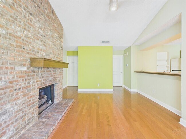 Building Photo - 3839 Dry Creek Dr